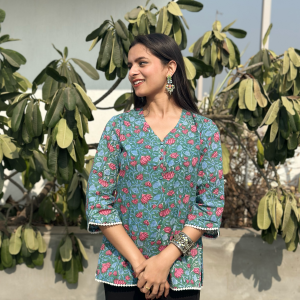 Women’s Green Lace Short Kurti – Handcrafted Ethnic Wear with Unique Detailing