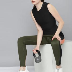 Women’s Black Slim Fit Quick Dry Crop T-Shirt – Sleeveless Athletic Stretch Top