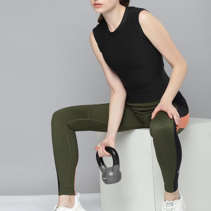 Women’s Black Slim Fit Quick Dry Crop T-Shirt – Sleeveless Athletic Stretch Top